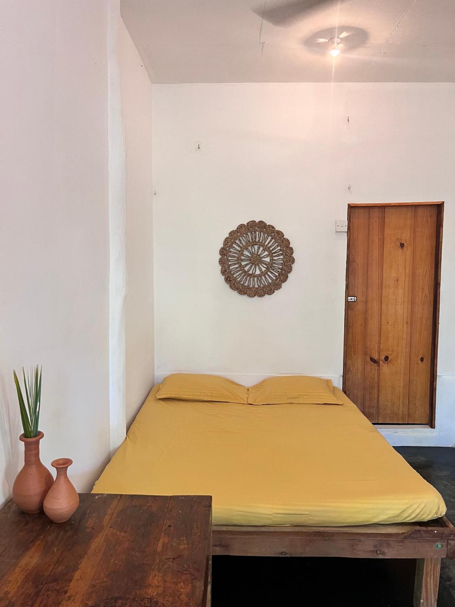 Wave Hunters Hostel Arugam Bay Bagian luar foto
