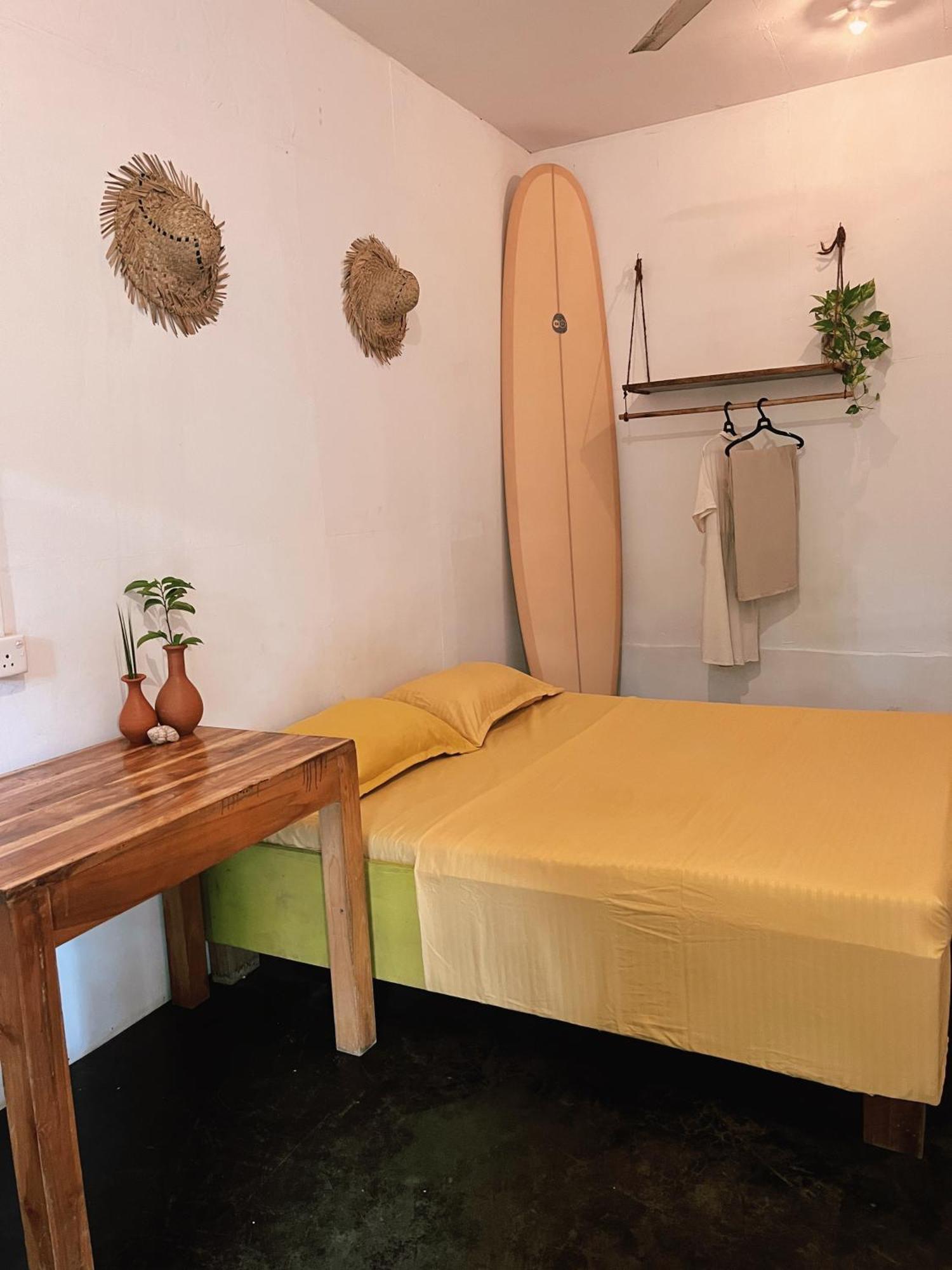 Wave Hunters Hostel Arugam Bay Bagian luar foto